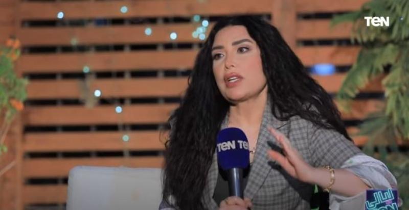 عبير صبري: «مبنشتغلش للسوشيال ميديا ونجاحها مزور».. فيديو