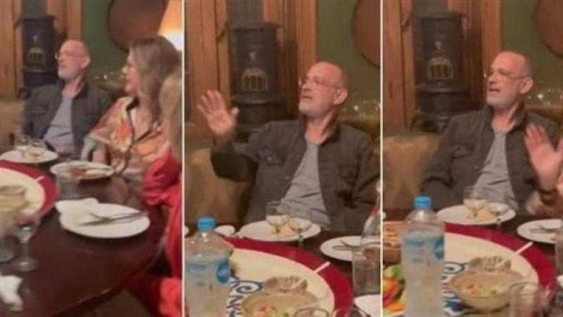 شاهد.. توم هانكس في أحد المطاعم الشهيرة بمصر