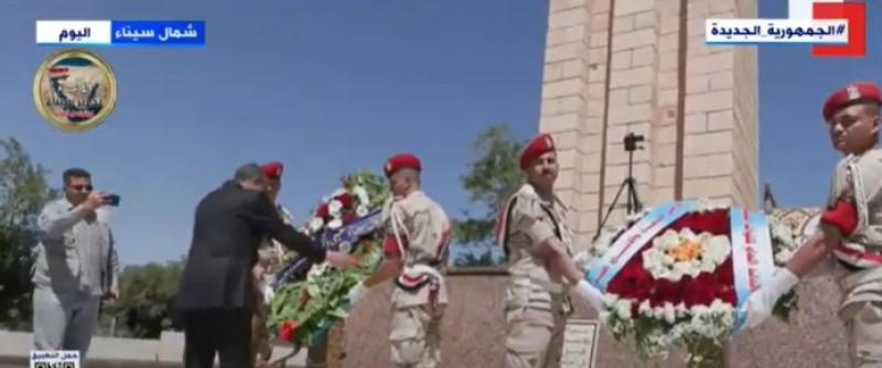 محافظ شمال سيناء يضع إكليلا من الزهور على النصب التذكاري للجندي المجهول بالعريش.. «فيديو»