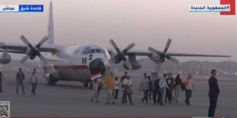 شاهد.. لحظة وصول مجموعة جديدة من المصريين العائدين من السودان