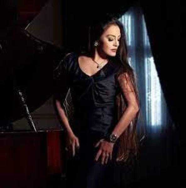 شريهان تشيد بصناع مسلسل تحت الوصاية