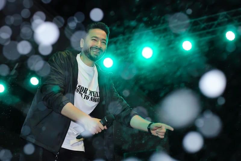 حمادة هلال يتألق في حفل جماهيري ضخم بطنطا احتفالا بالعيد