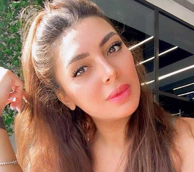 بسمة داوود بإطلالة جريئة على البحر