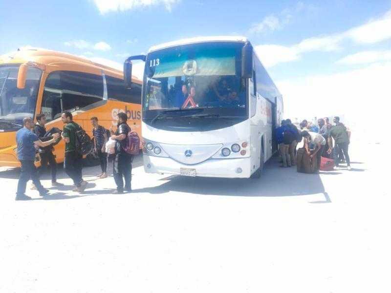 وصول الفلسطينيين إلى معبر رفح بعد نجاح مصر في إجلائهم من السودان