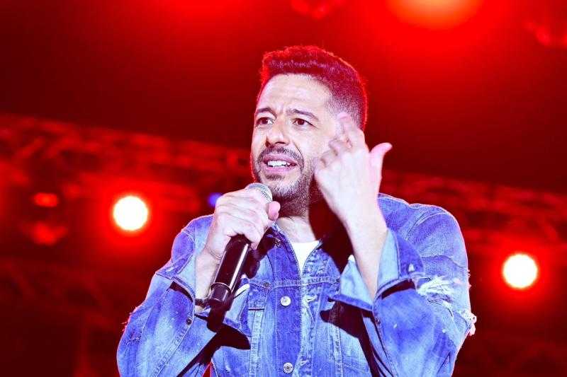 محمد حماقي يشعل حفله بدمياط وسط حضور جماهيري كبير