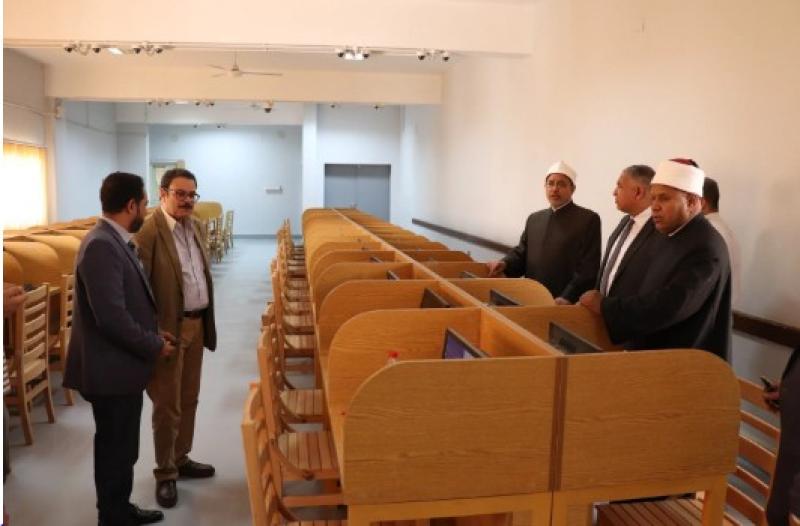 رئيس جامعة الأزهر ونوابه يتفقدون معامل الاختبارات الإلكترونية