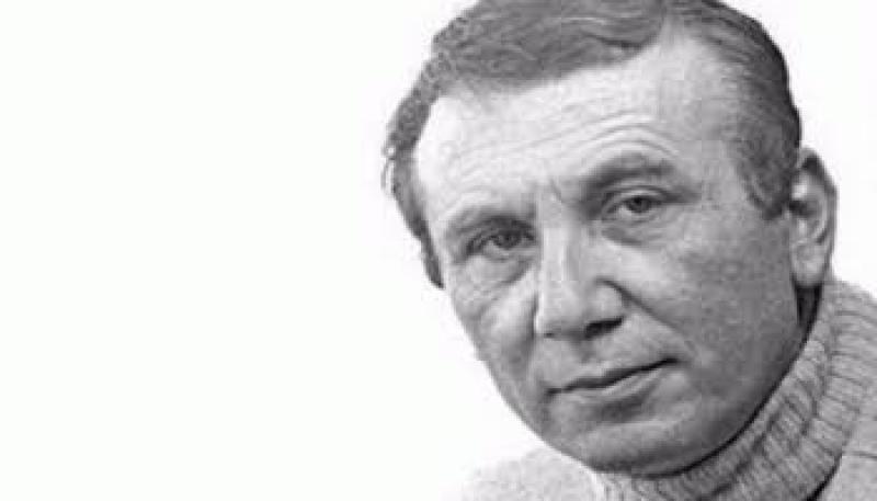 ذكرى رحيل نزار قباني شاعر المرأة الذي تغنى له الكبار