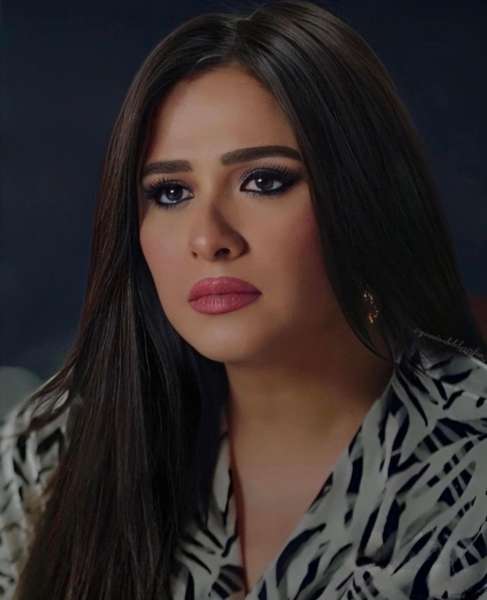 ياسمين عبد العزيز