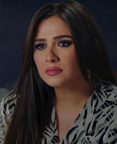 تعليق صادم من ياسمين عبدالعزيز على صورة من جنازة مصطفى درويش