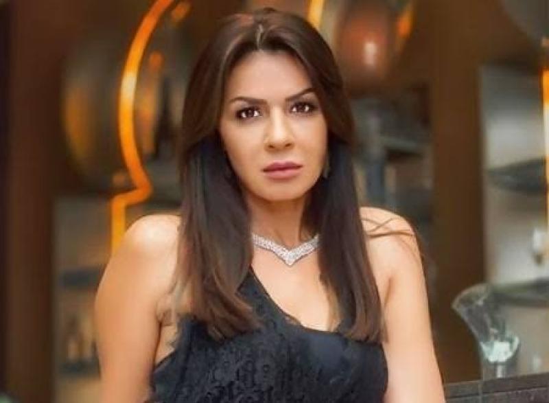 نجلاء بدر تنعى الراحل مصطفى درويش