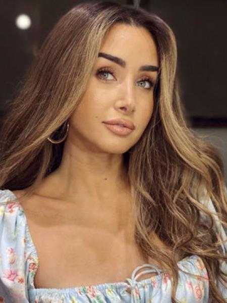 إطلالة ساحرة للفنانة هنا الزاهد