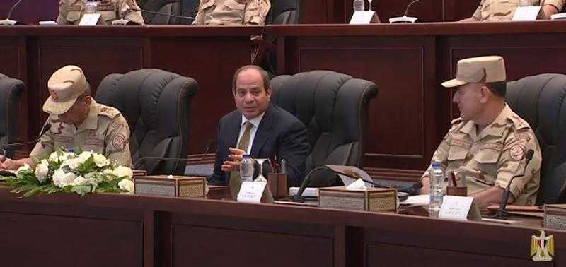 شاهد.. الرئيس السيسي يجتمع بكبار قادة القوات المسلحة