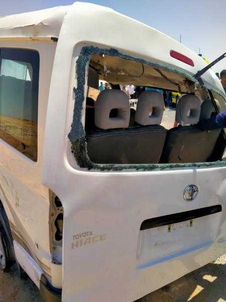 إصابة 10 أشخاص في انقلاب سيارة ميكروباص بالشرقية