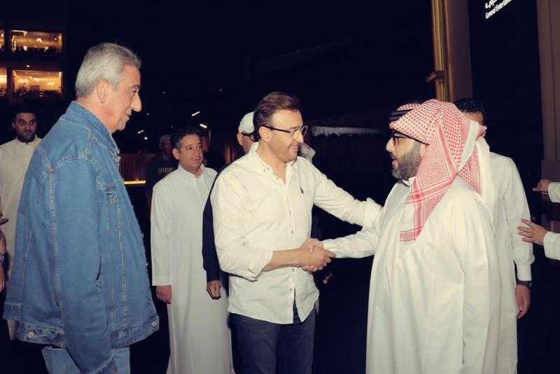 شاهد.. استعدادات صابر الرباعي قبل حفل ليلة الموجي غدًا