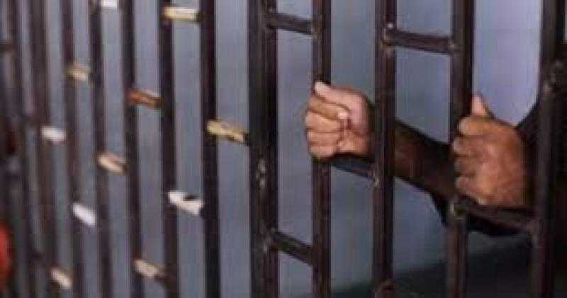 تجديد حبس مسجل خطر لحيازته مخدر الآيس بالشروق