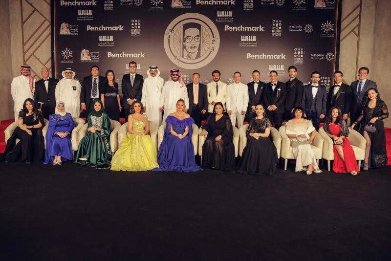 فخامة.. عمرو دياب يشيد بليلة «روائع الموجي»