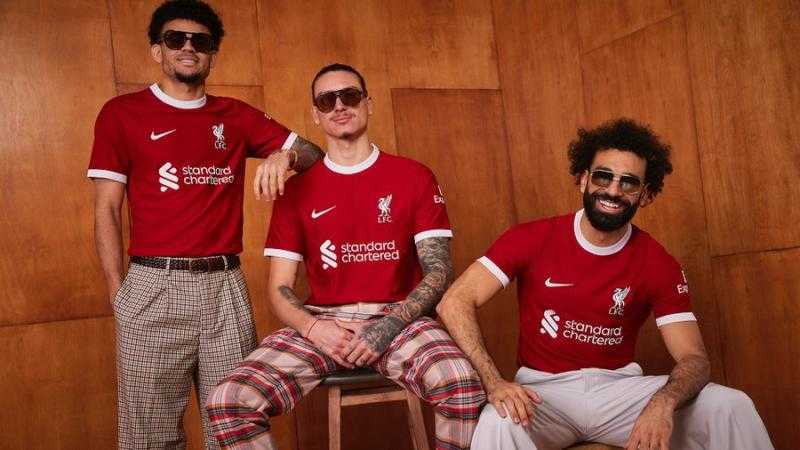 «بـ لوك سبعيناتي».. محمد صلاح يشارك في الإعلان عن قميص ليفربول الجديد