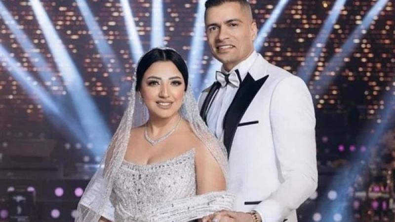 بعد سجودها في حفل الزفاف.. زوجة حسن شاكوش تحرر محضرًا ضده بسرقة شبكتها