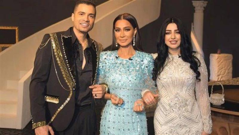 بسمة وهبة وحسن شاكوش وزوجته