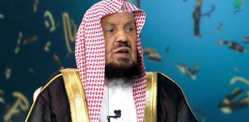 هل يجوز شراء القمح بالتقسيط؟.. عالم سعودي يُجيب - فيديو