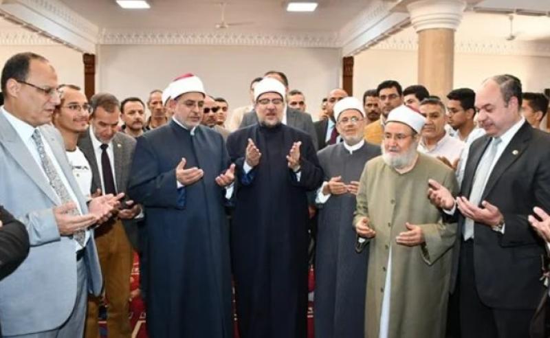 وزير الأوقاف ورئيس جامعة الأزهر يفتتحان مسجد كلية التربية