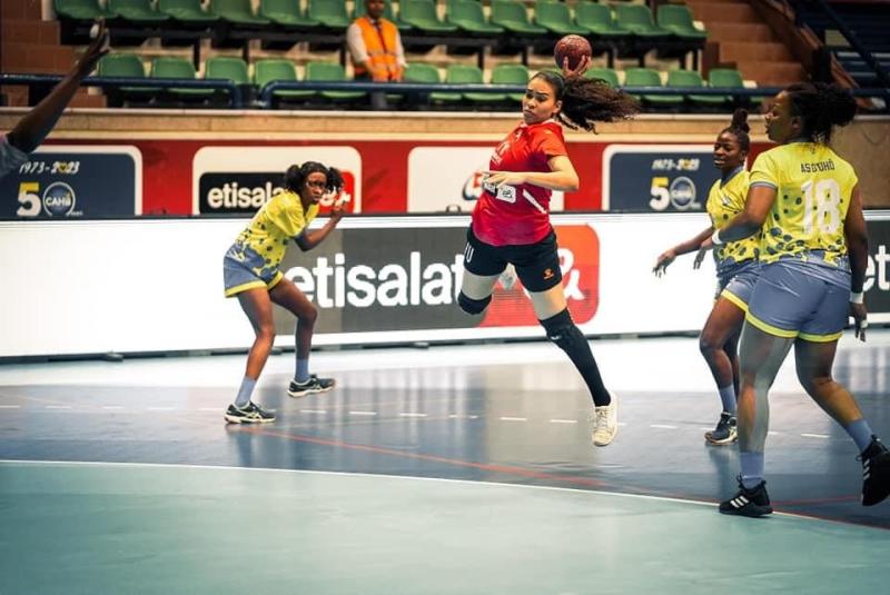 «سيدات يد الأهلي» يفوز على أوتوهو الكونغولي ببطولة كأس الكؤوس