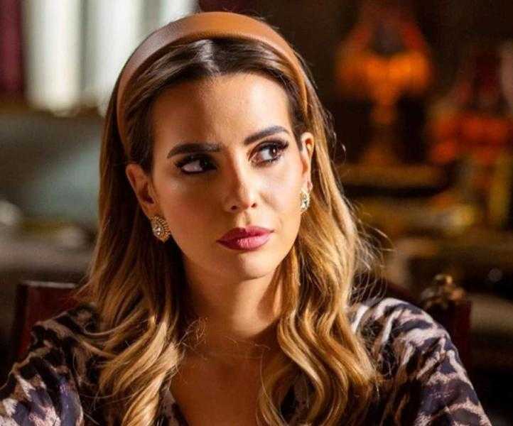 إيمان العاصي وابنتها في ضيافة منى الشاذلي.. غدًا