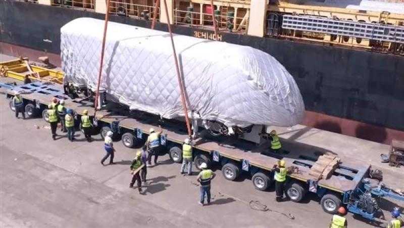 استعدادًا لتشغيل خط العاصمة الإدارية.. مصر تستقبل عربات المونوريل