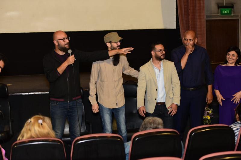 صناع فيلم حامل اللقب