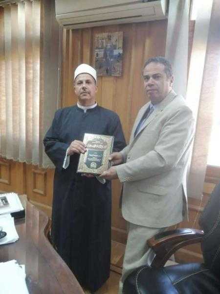 «الأوقاف» تهدي جامعة كفر الشيخ موسوعة الثقافة الإسلامية