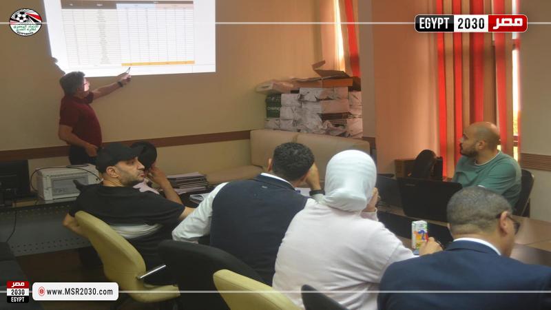 اجتماع بيريرا مع الحكام لتحليل الحالات التحكيمية