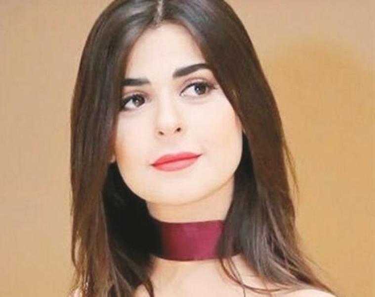 بمكياج صاخب.. رانيا منصور تتألق في أحدث ظهور