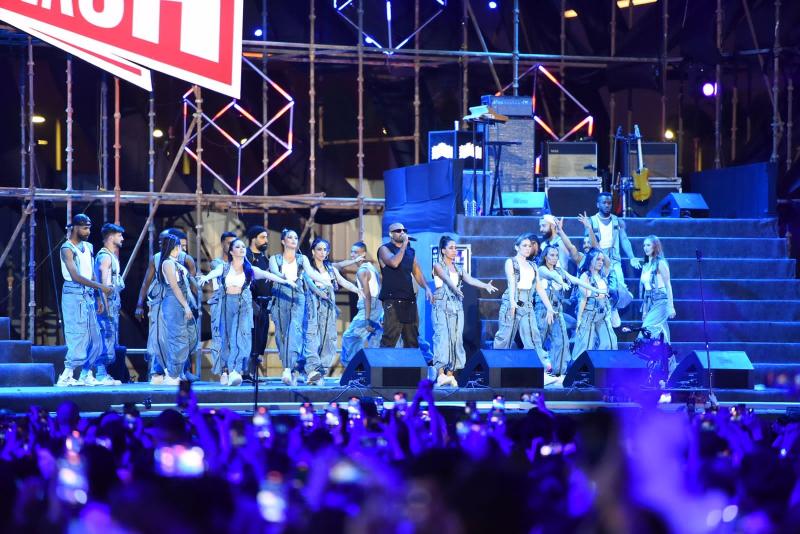 شارموفرز وعفروتو يقدمان حفل جماهيري ضخم.. صور