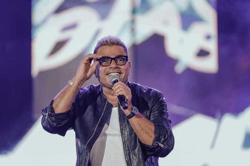 عمرو دياب يشعل حفل الجامعة الأمريكية ويقدم الشكر للجمهور