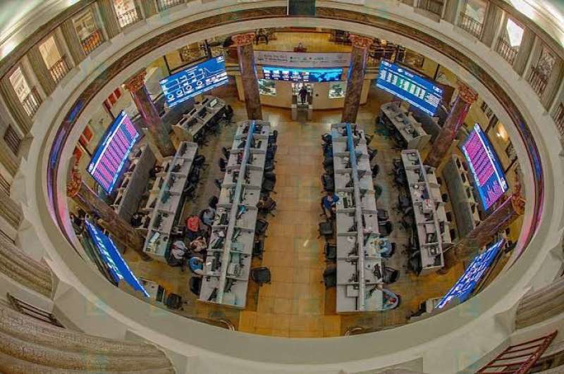 عرض أسعار الذهب على شاشات البورصة