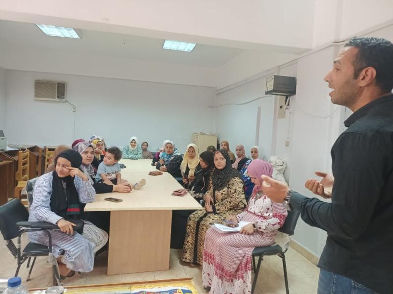 جانب من الندوات