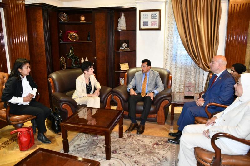 وزير الشباب وسفيره سويسرا يشهدان تمديد مشروع المراكز المجتمعية الرقمية حتى ٢٠٢٥