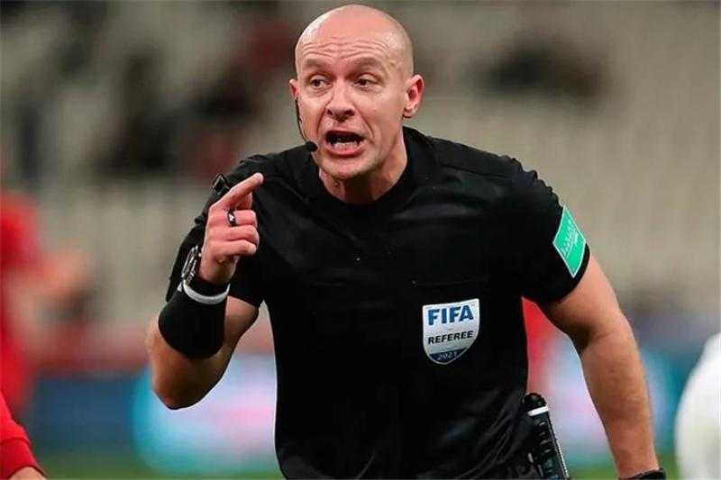 «مارشينياك» حكم مباراة الزمالك والأهلي يدير لقاء الإياب بين ريال مدريد ومانشستر سيتي