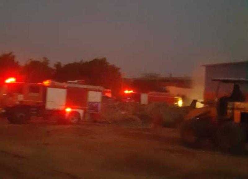 معاينة محل كشري نشب به حريق لحصر الخسائر في العمرانية