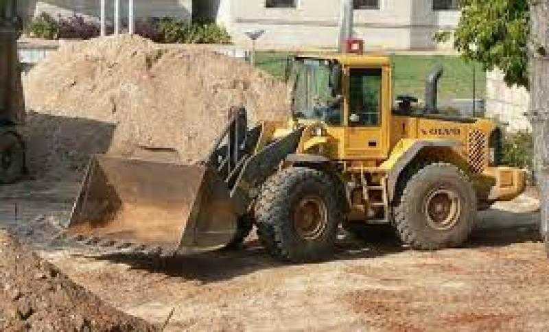 ضبط سائق تسبب في وفاة مهندس بعدما صدمه بلودر بالتجمع