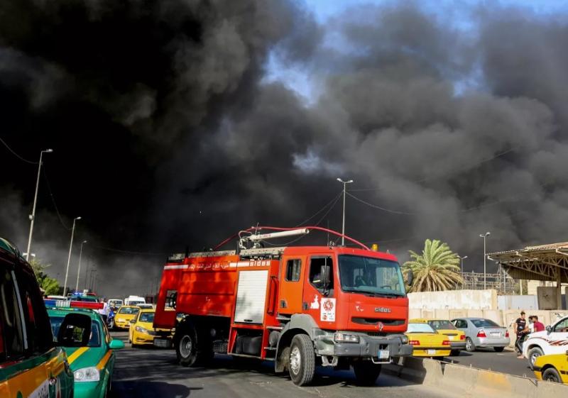 اندلاع حريق هائل في كلية أهلية وسط العاصمة بغداد