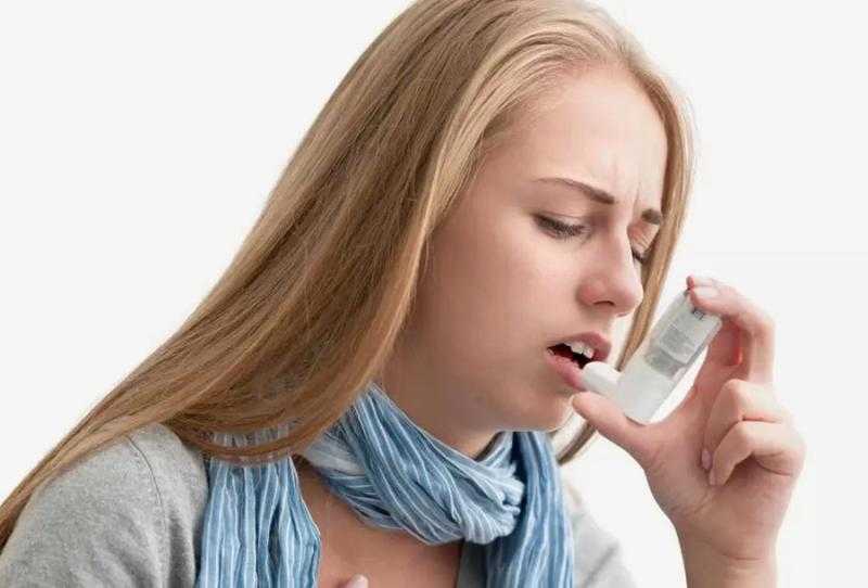 منها الوجبات السريعة.. مجدي بدران يكشف طرق الوقاية من حساسية الأنف والصدر