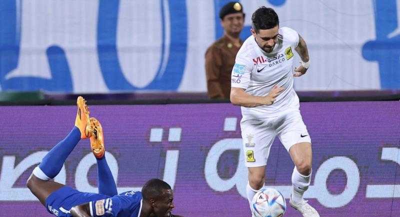 الهلال السعودي يتعادل أمام اتحاد جدة في الوقت القاتل