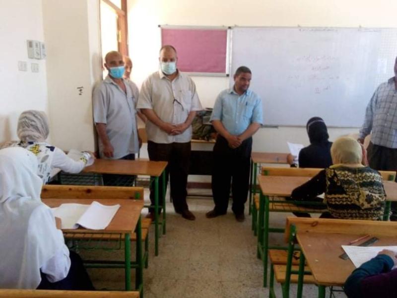 إحالة 4 مدرسات للتحقيق بقنا بعد ضبط فتاة بديلة لابنة خالتها بالامتحانات