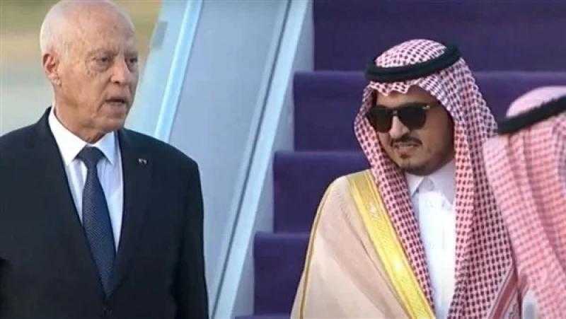 شاهد.. طائرة الرئيس التونسي تصل السعودية للمشاركة في القمة العربية