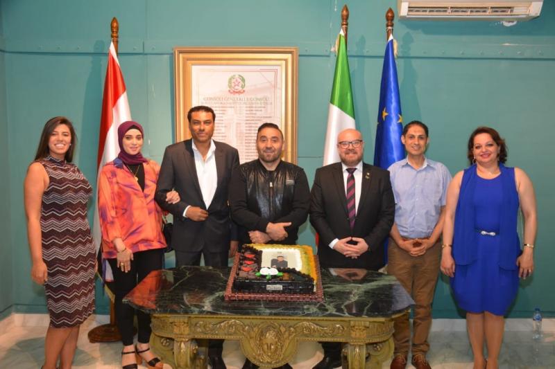 شاهد.. تكريم «مجد القاسم» في القنصلية الفخرية الإيطالية