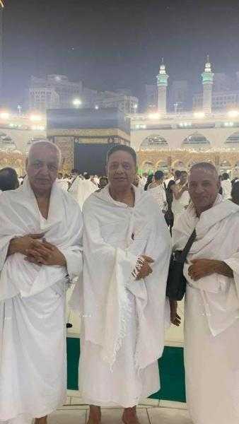 أحمد موسى يؤدي مناسك العمرة برفقة مصطفى بكري وكرم جبر