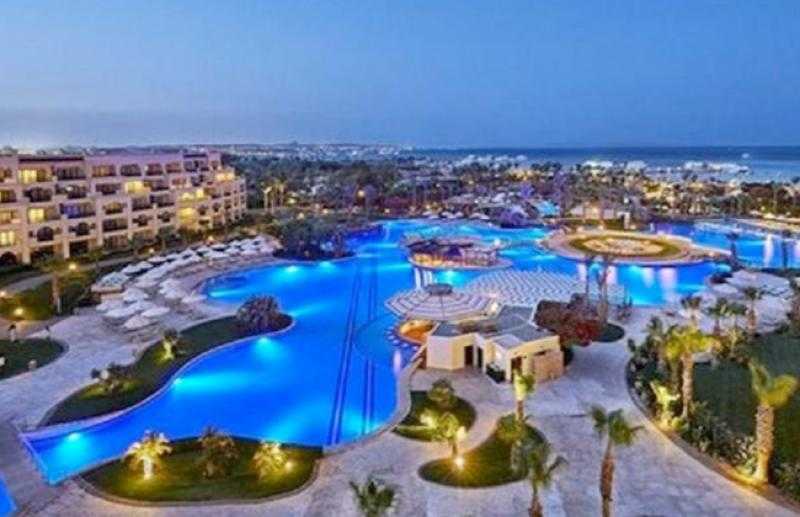 منع بعض المواطنين من دخول المطاعم السياحية بسبب التمييز.. اعرف الحقيقة