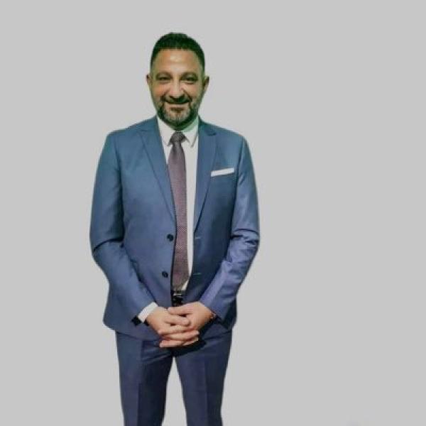 طارق أبوزينب