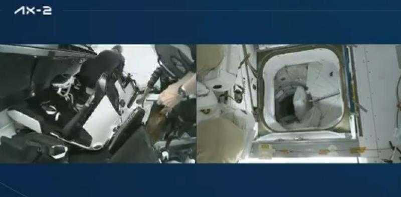 عاجل .. وصول رائدي الفضاء «علي القرني وريانة برناوي» إلى المحطة الدولية